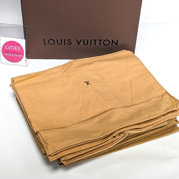 Louis Vuitton Accessories - LOUIS VUITTON Vintage Dust Cover - Large -  MacBook Cover!